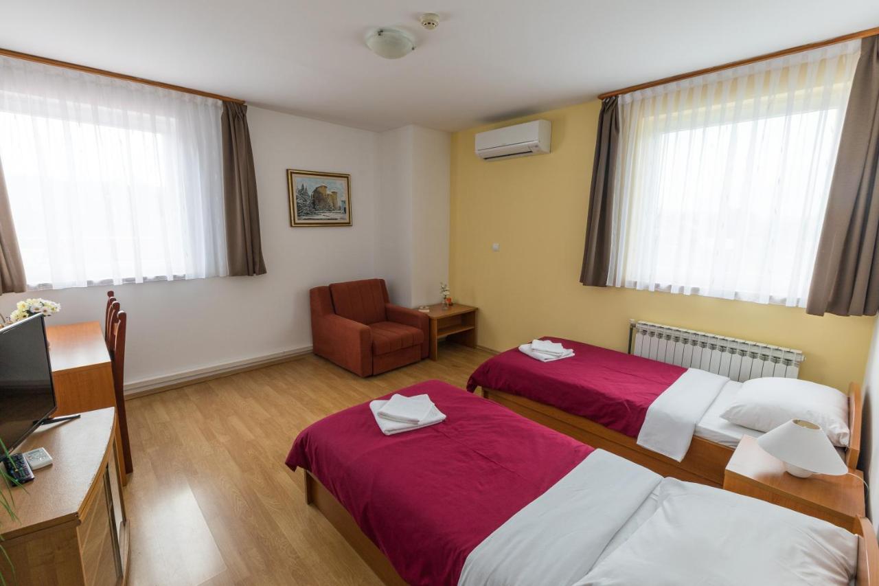 Hotel Klek Ogulin Esterno foto